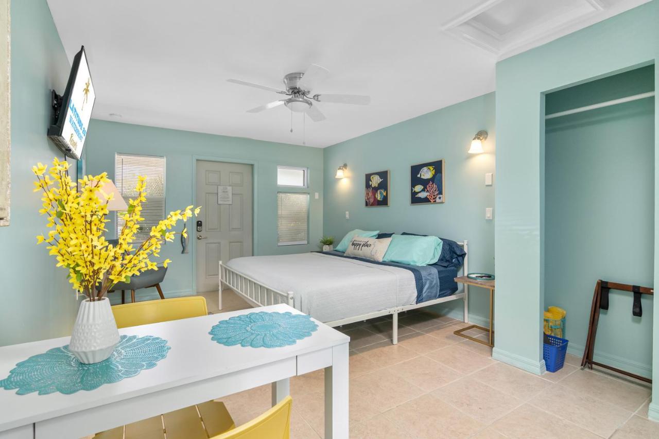 Latitude 26 Waterfront Boutique Resort - Bonita Springs Exterior photo